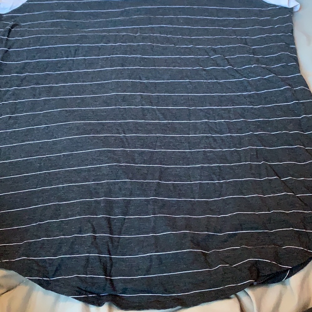 Lululemon tshirt - Picture 3 of 6